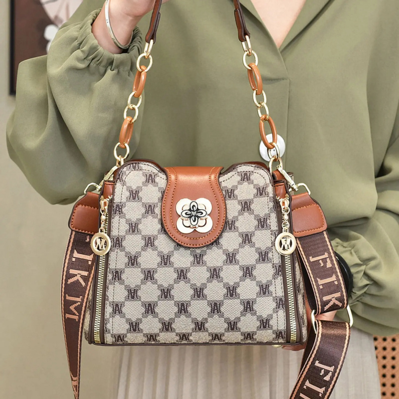 กระเป๋าสะพายไหล่พิมพ์ลายตัวอัก - Vintage Zipper บทวิจารณ์และราคา